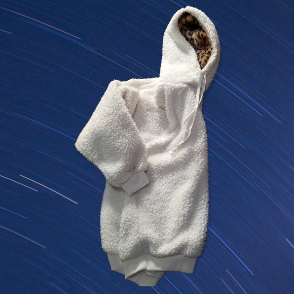 Super soft, fluffy,fuzzy fleece hooded pullover, with animal print lined hood M - Picture 5 of 8